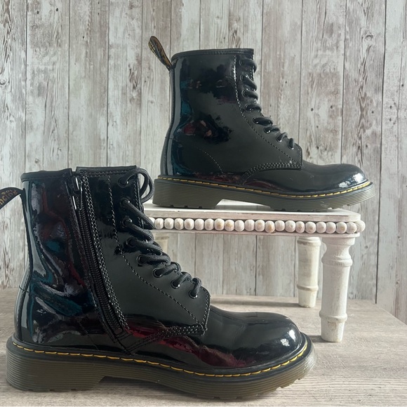 Dr. Martens Black Patent Leather Combat Boots Lace Up Unisex M5 W6 1460 - Picture 2 of 7